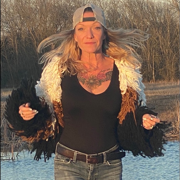 Meet your Posher, Sasha - Picture 8 of 17